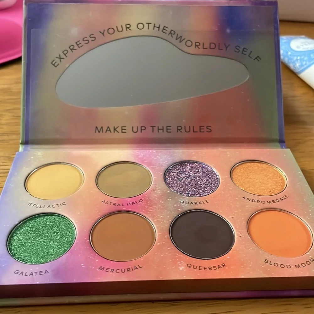 Fluide Otherworldly Eye Shadow Pallette